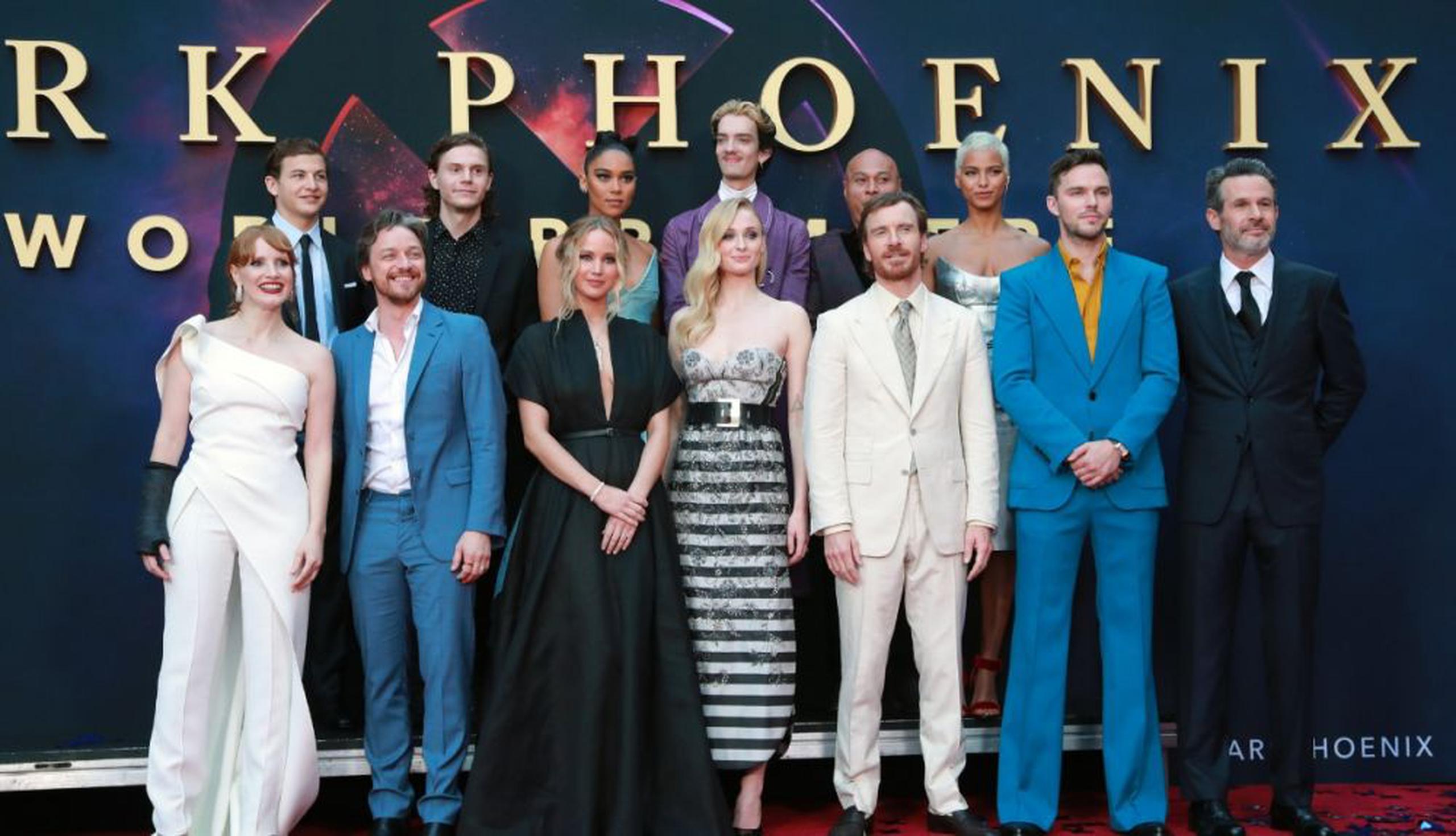 "X-Men: Dark Phoenix: Sophie Turner deslumbra en la alfombra roja del estreno mundial de la película. (AP)