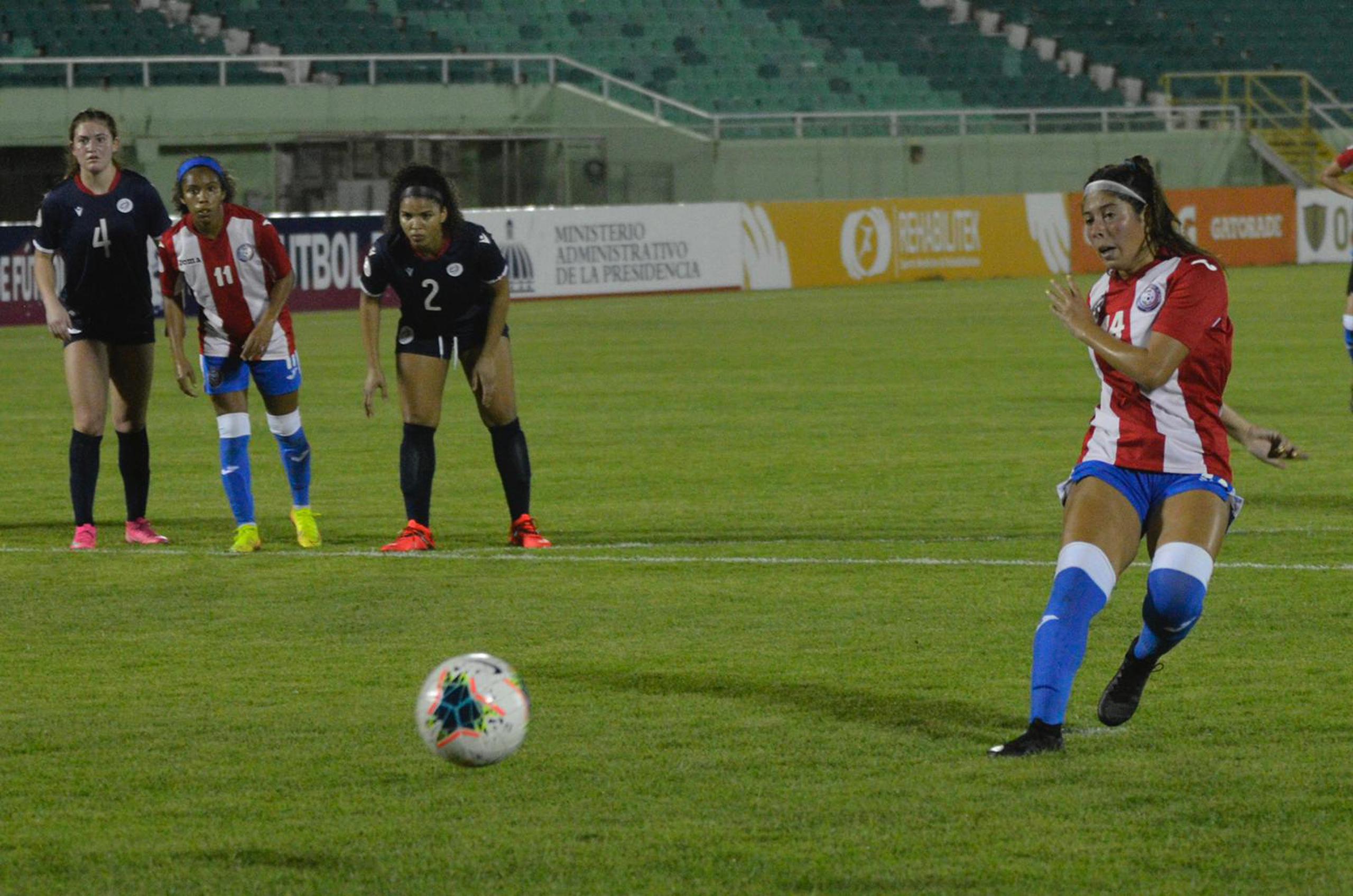 Idelys Vázquez marcó el único gol de Puerto Rico con un penal.