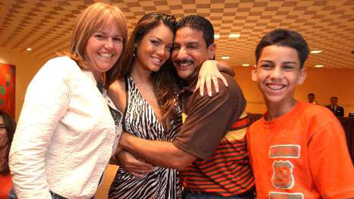 Papas De Zuleyka Rivera Cuentan Los Dias Para Que Nazca Su Nieto Primera Hora La también actriz no planeaba emitir declaraciones al respecto. papas de zuleyka rivera cuentan los