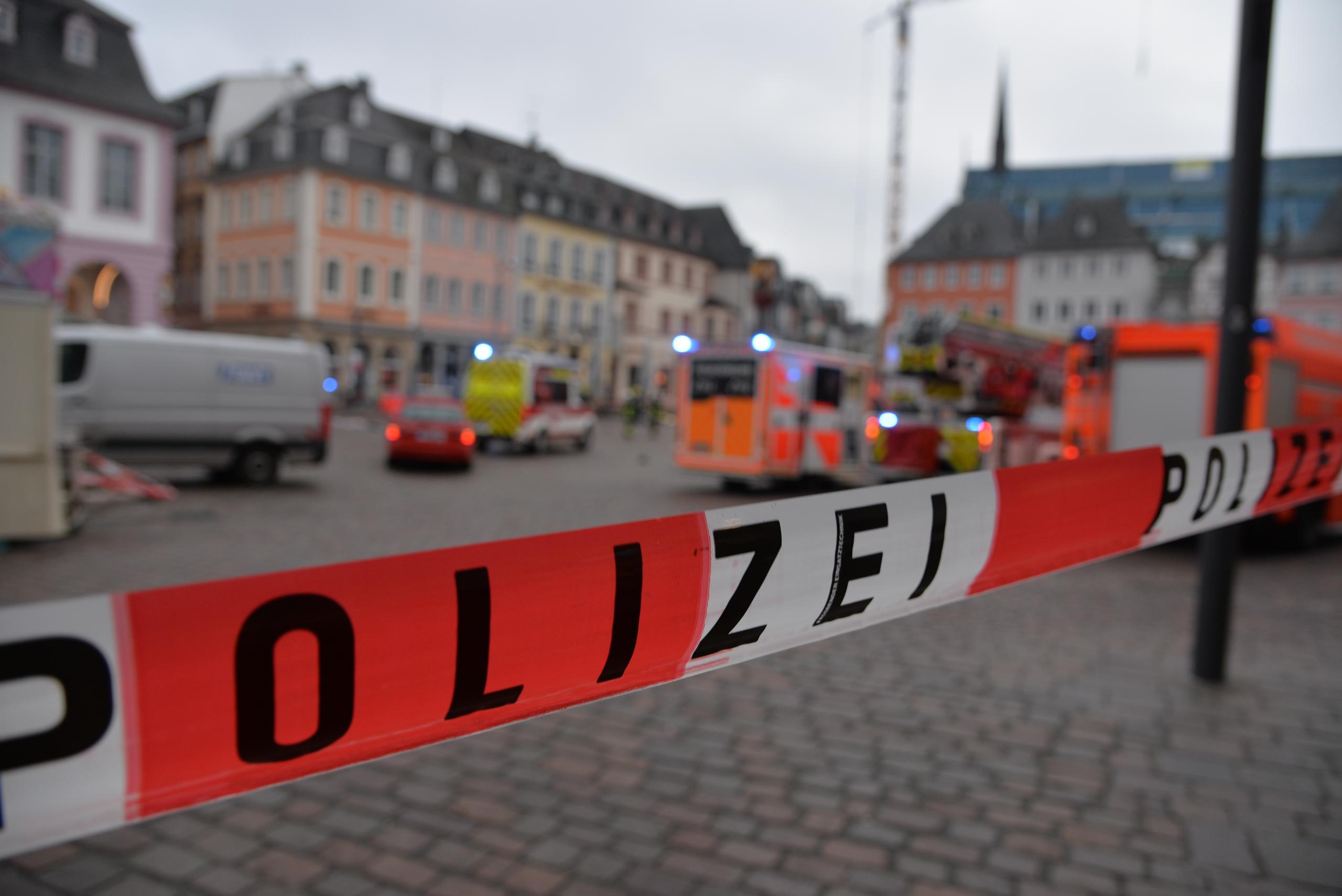 Una calle bloqueada por la policía en Trier, Alemania.