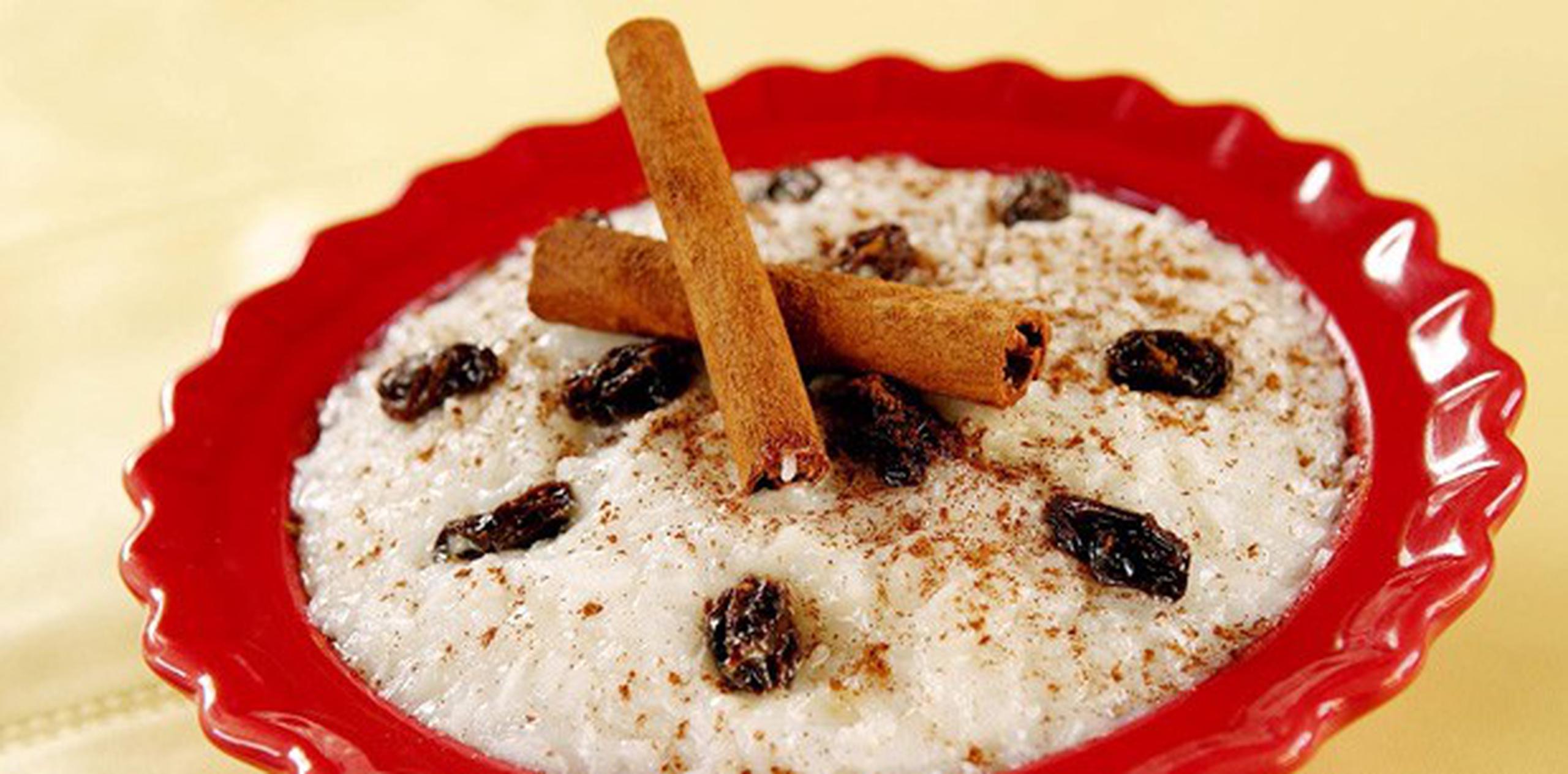 Uno de los postres típicos boricuas es el arroz con dulce y pasas. (Archivo)