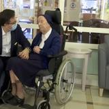 Monja francesa celebra su cumpleaños 117 tras vencer el COVID-19