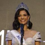 Nueva Miss Universe revela que su madre está embarazada