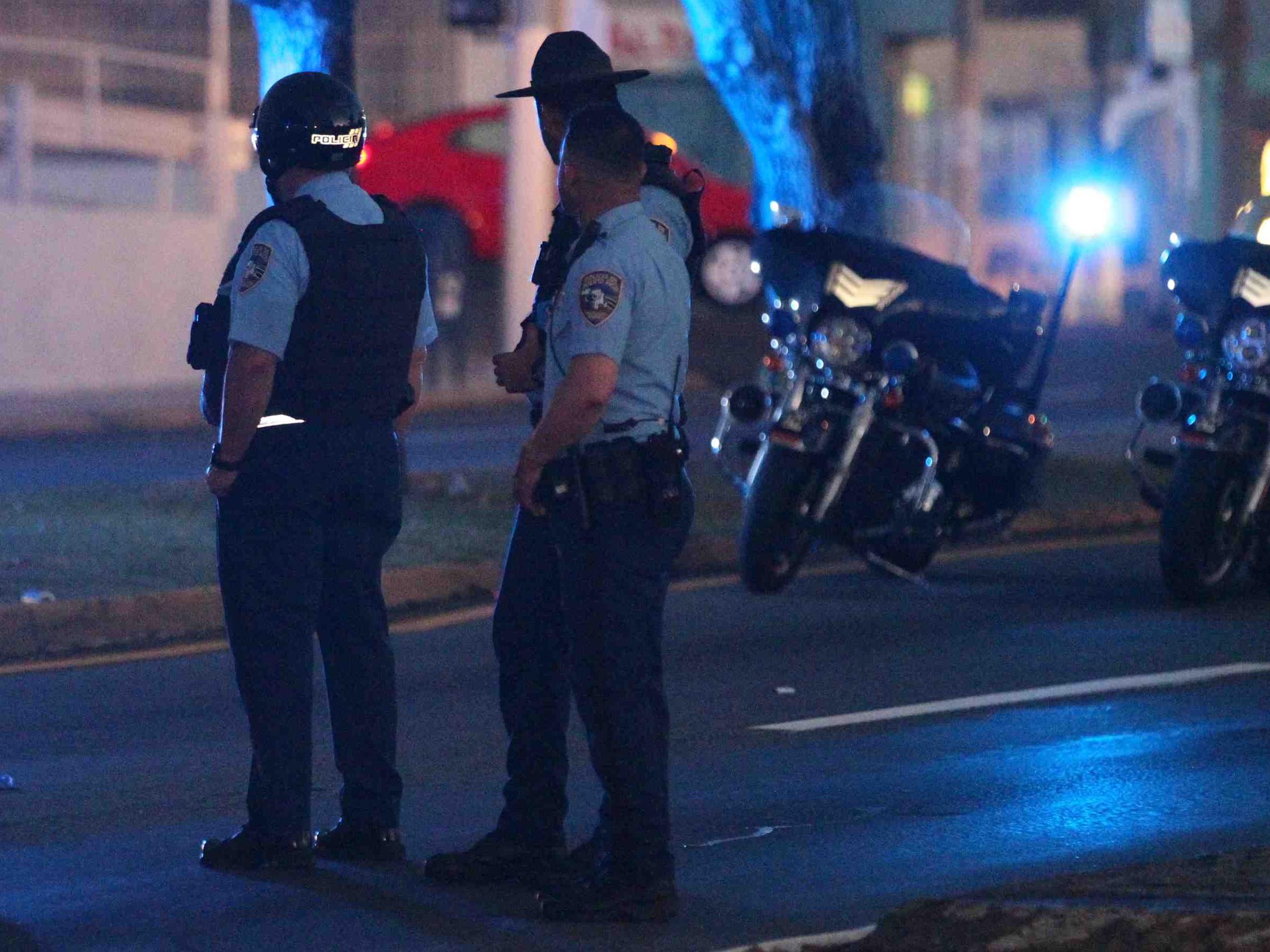 La Policía indicó que el motociclista rebasó una luz roja e impactó otro vehículo. (Archivo / GFR Media)