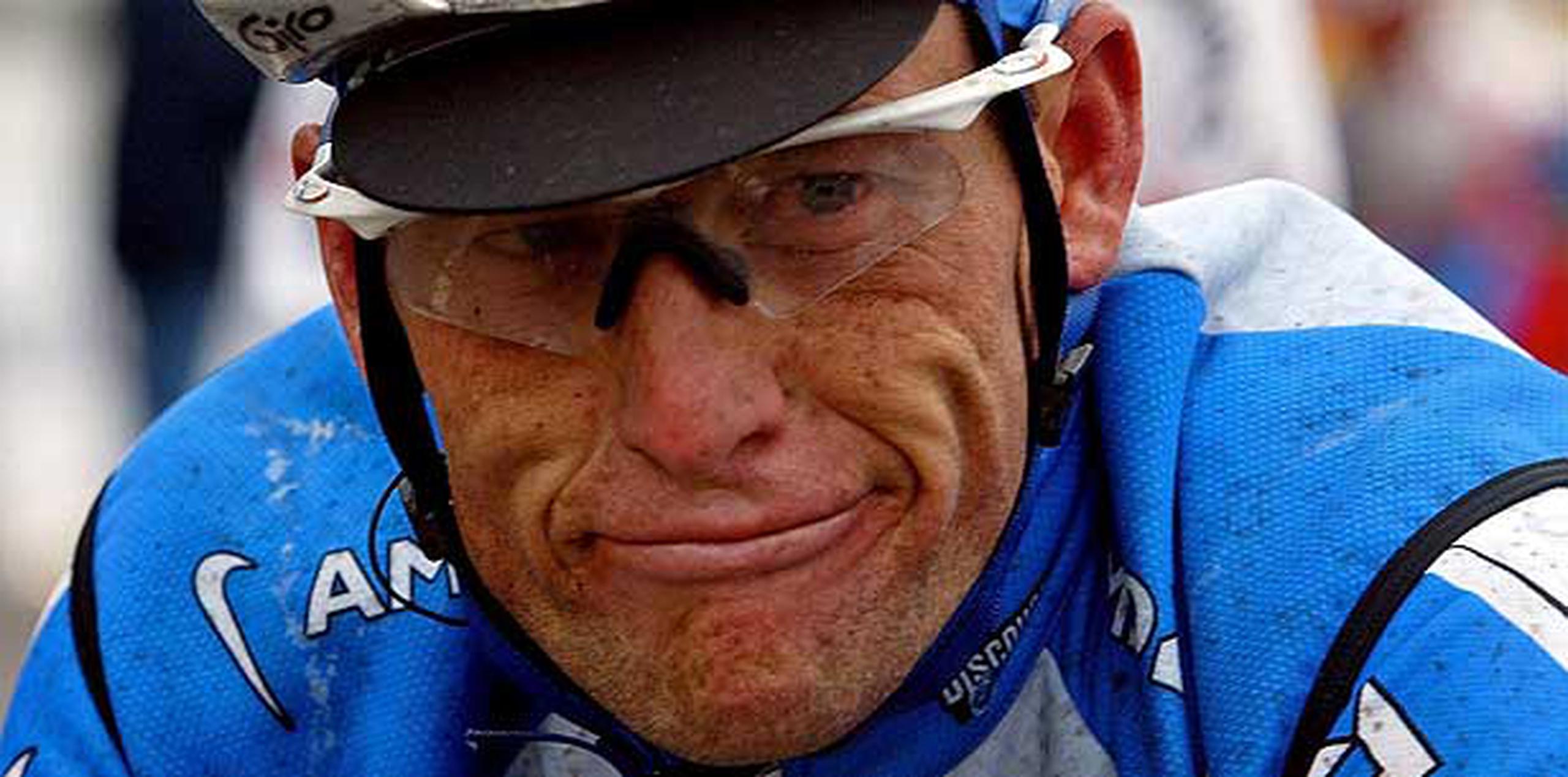 Lance Armstrong fue despojado de sus siete títulos del Tour de Francia tras admitir que se dopaba. (EFE/Archivo/Srdjan Suki)