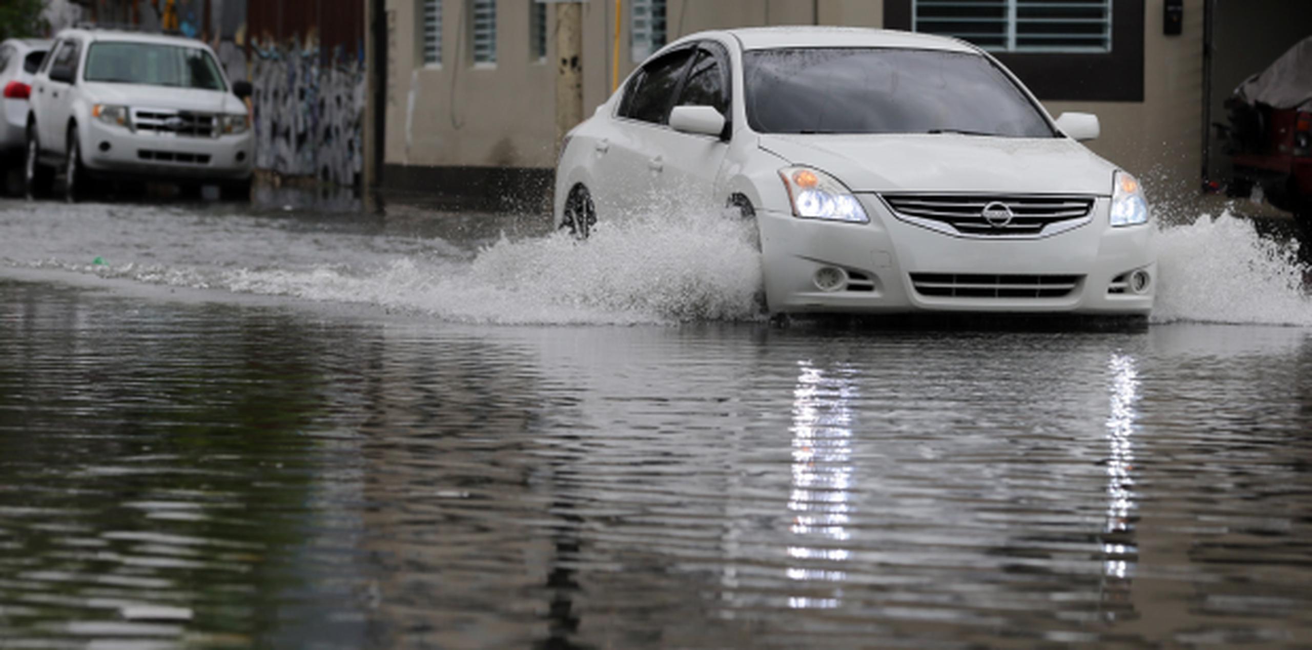 Las lluvias de estos días causaron inundaciones ayer y podrían causar hoy, según el SNM. (JUAN.MARTINEZ@GFRMEDIA.COM)