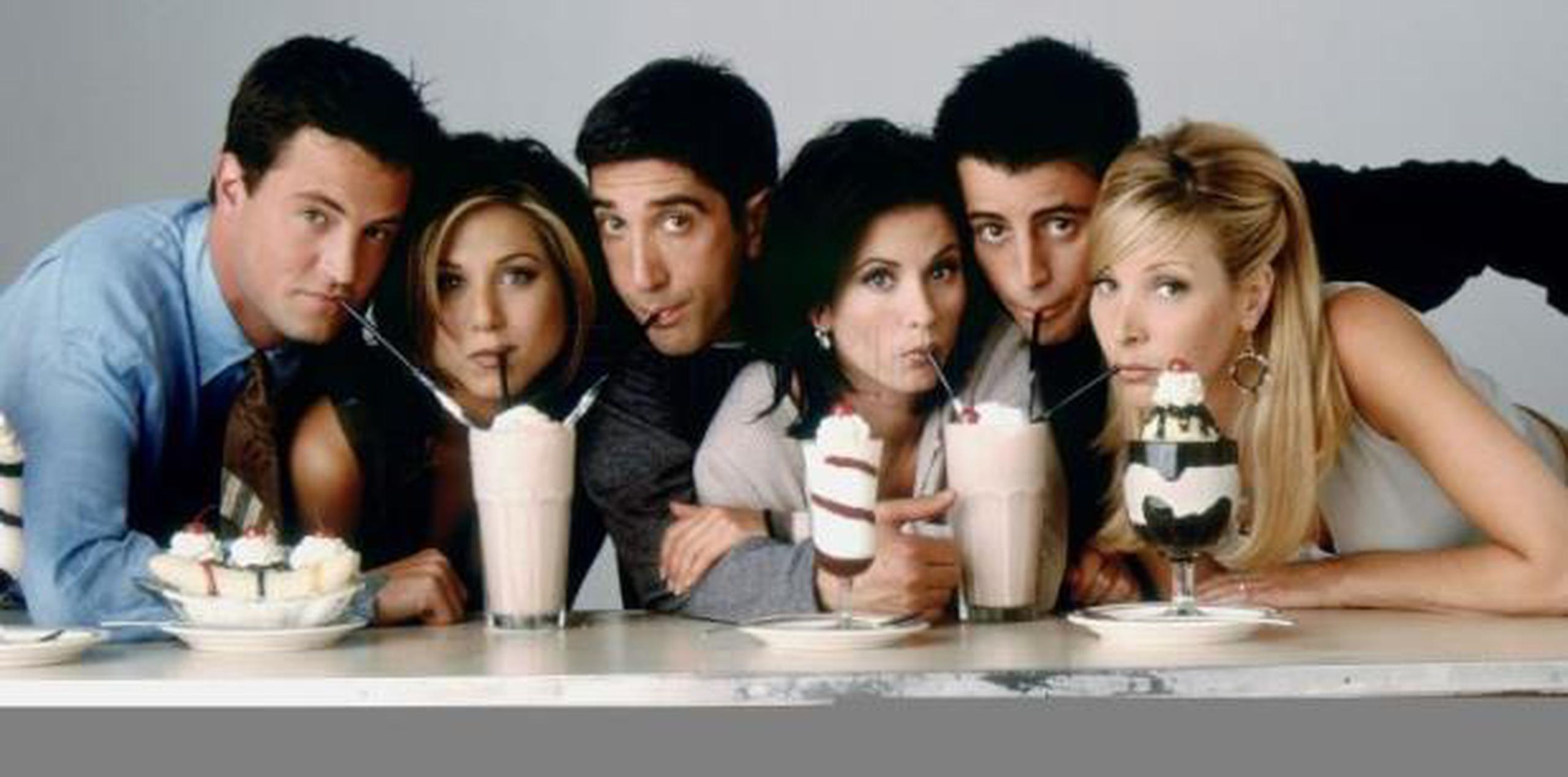 Elenco de la serie Friends conformado por Jennifer Aniston (Rachel), Courteney Cox (Monica), Lisa Kudrow (Phoebe), Matt LeBlanc (Joey), Matthew Perry (Chandler) y David Schwimmer (Ross). (Archivo)