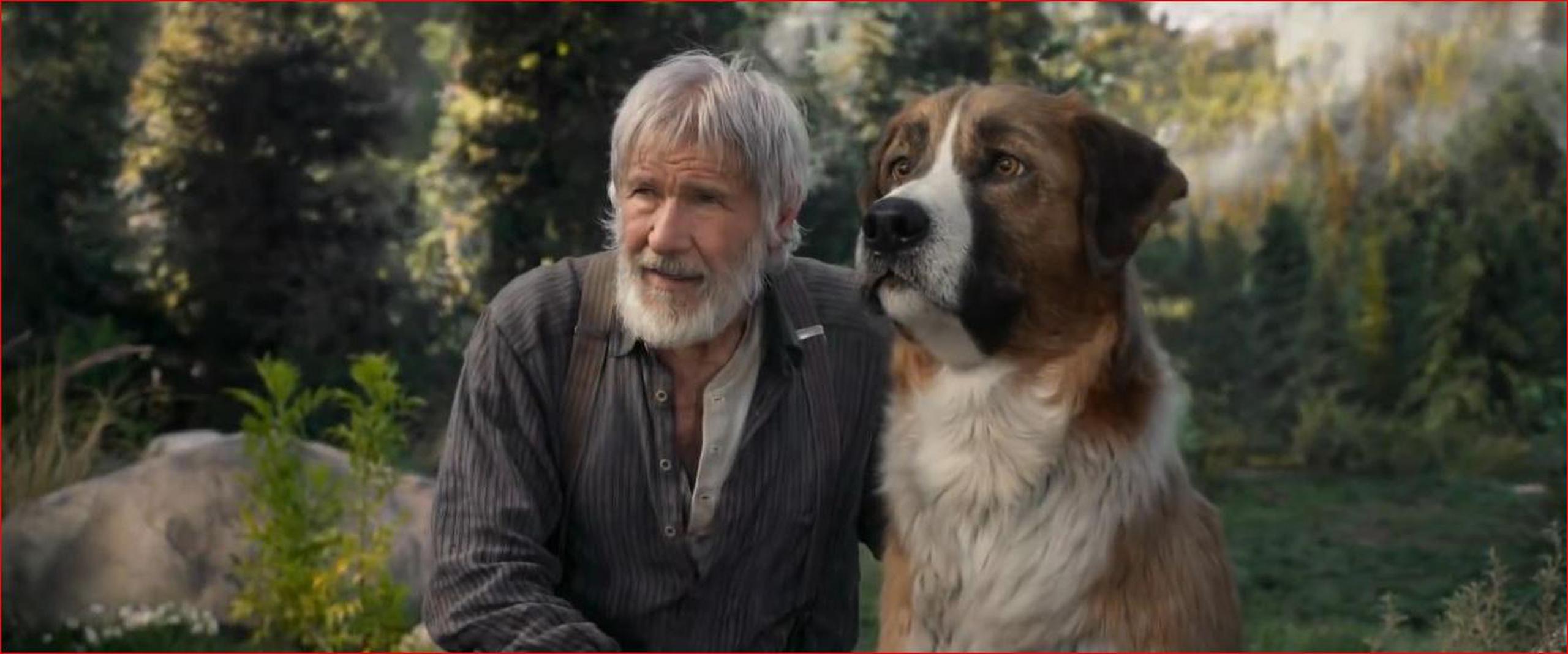 El actor encarna a “John Thornton”, un buscador de oro que adopta a un perro que se convierte en su compañero fiel.