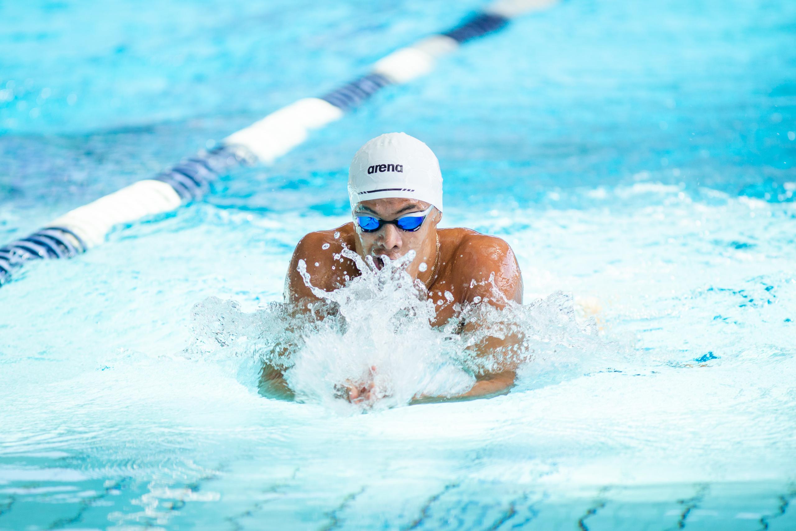 El nadador de 19 años estuvo activo en el evento de CCCAN de Natación en San Juan el pasado fin de semana.