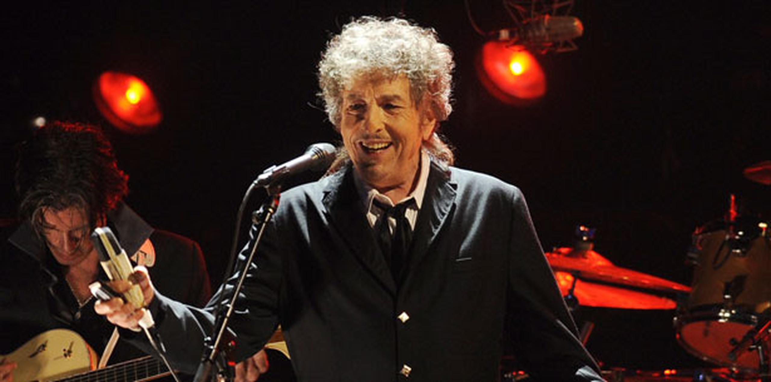 El Nobel para Dylan es una "reivindicación" para el profesor inglés Gordon Ball, quien nominó al cantautor para el premio 15 años consecutivos desde 1996. (Archivo)