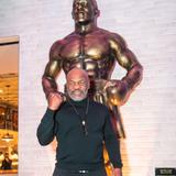 Instalan estatua de Mike Tyson en restaurante de Las Vegas
