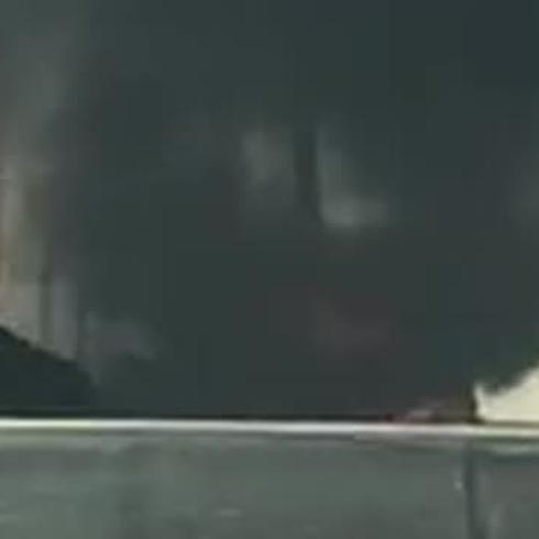 Se incendia carro en la Baldorioty de Castro