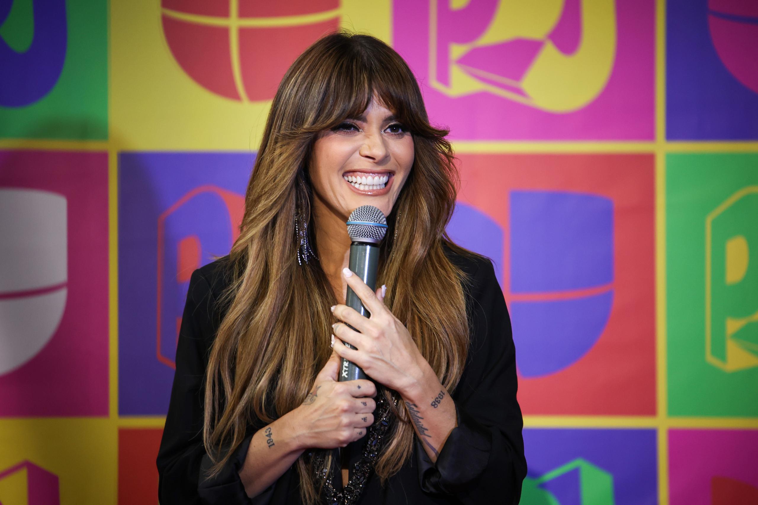 La cantautora Kany García ofreció su discurso luego de recibir el premio de "Agentes de Cambio" en Premios Juventud.