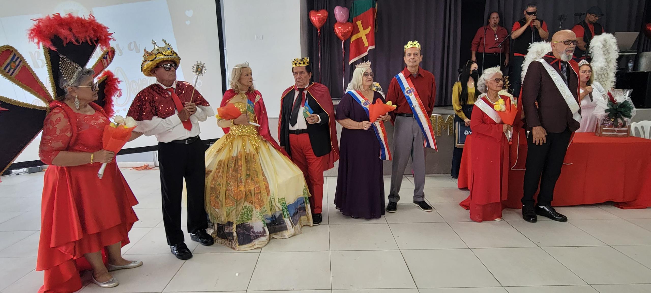 Algunos participantes fueron coronados como los reyes y las reinas de corazones en la actividad que se llevó a cabo en Ceiba.