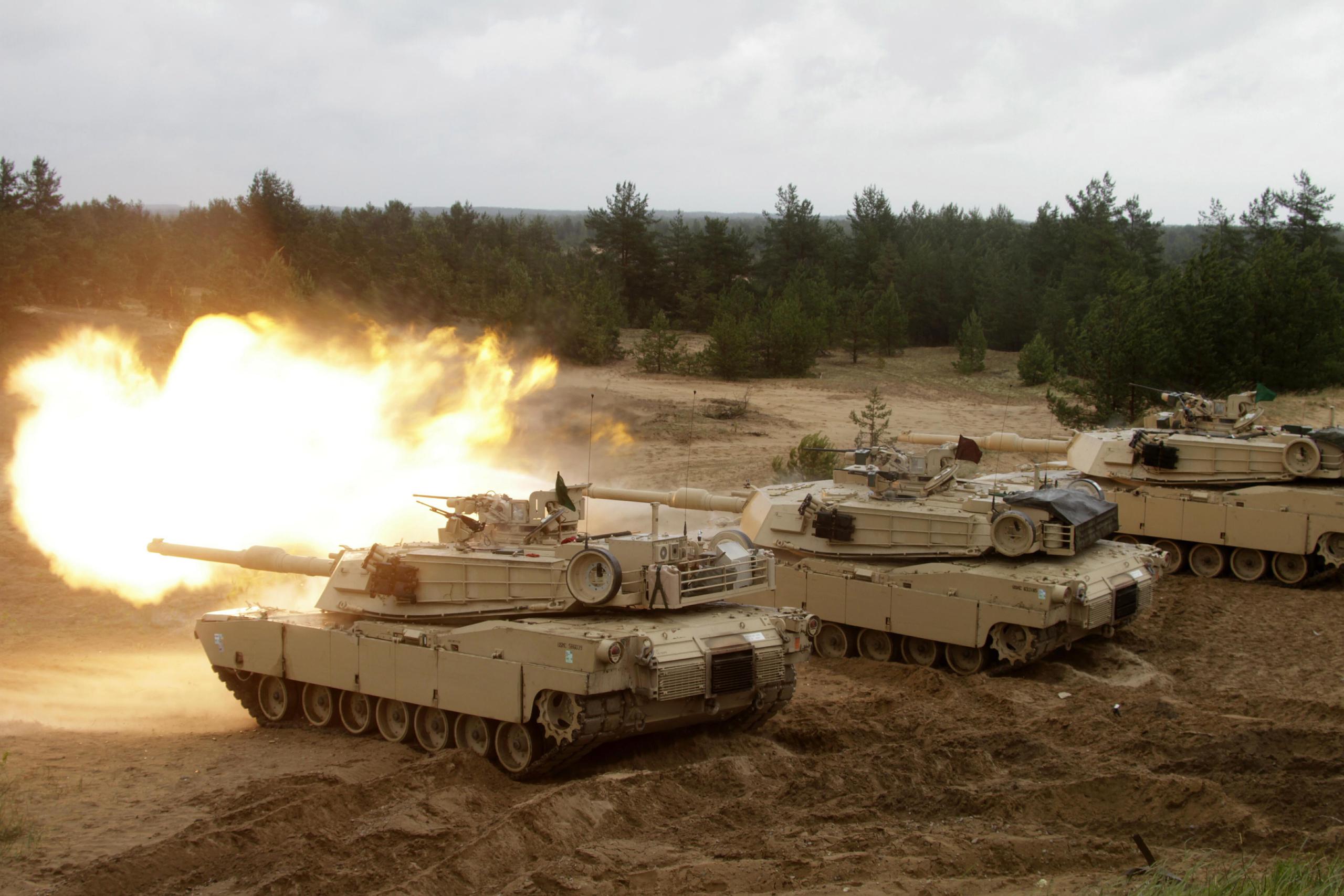 Vista de tanques Abrams de EE.UU., en una fotografía de archivo. EFE/Valda Kalnina
