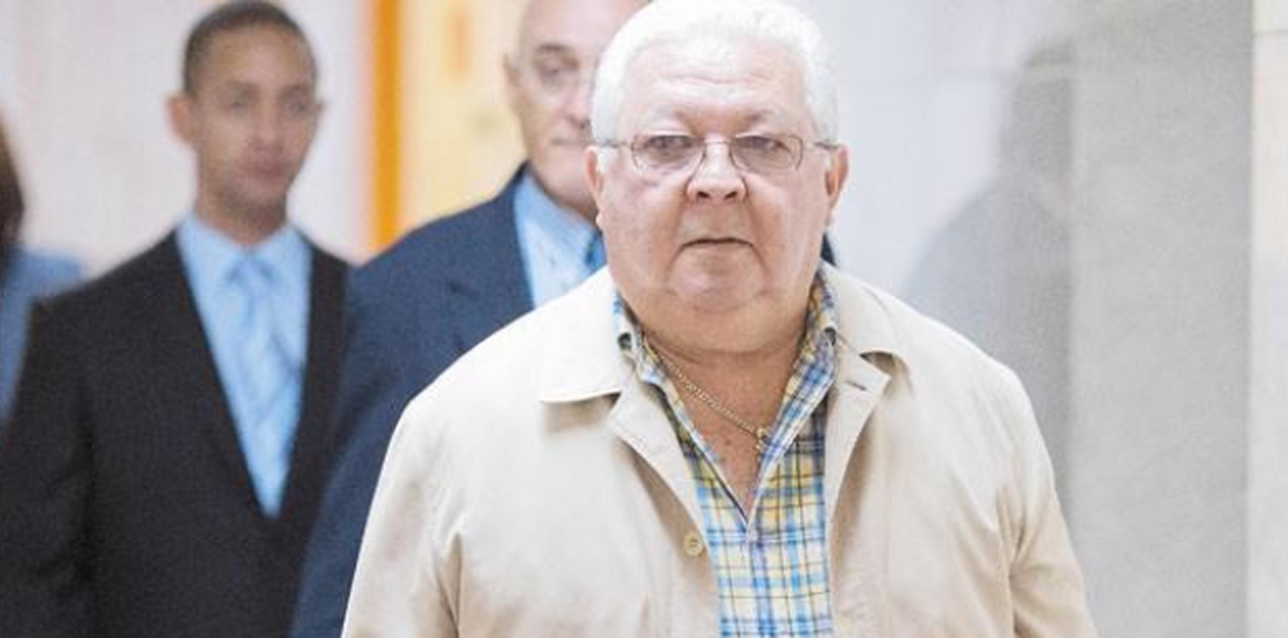 López Nieves, de 66 años, fue acusado en diciembre de 2013 de 26 cargos de malversación de fondos públicos. (Archivo)