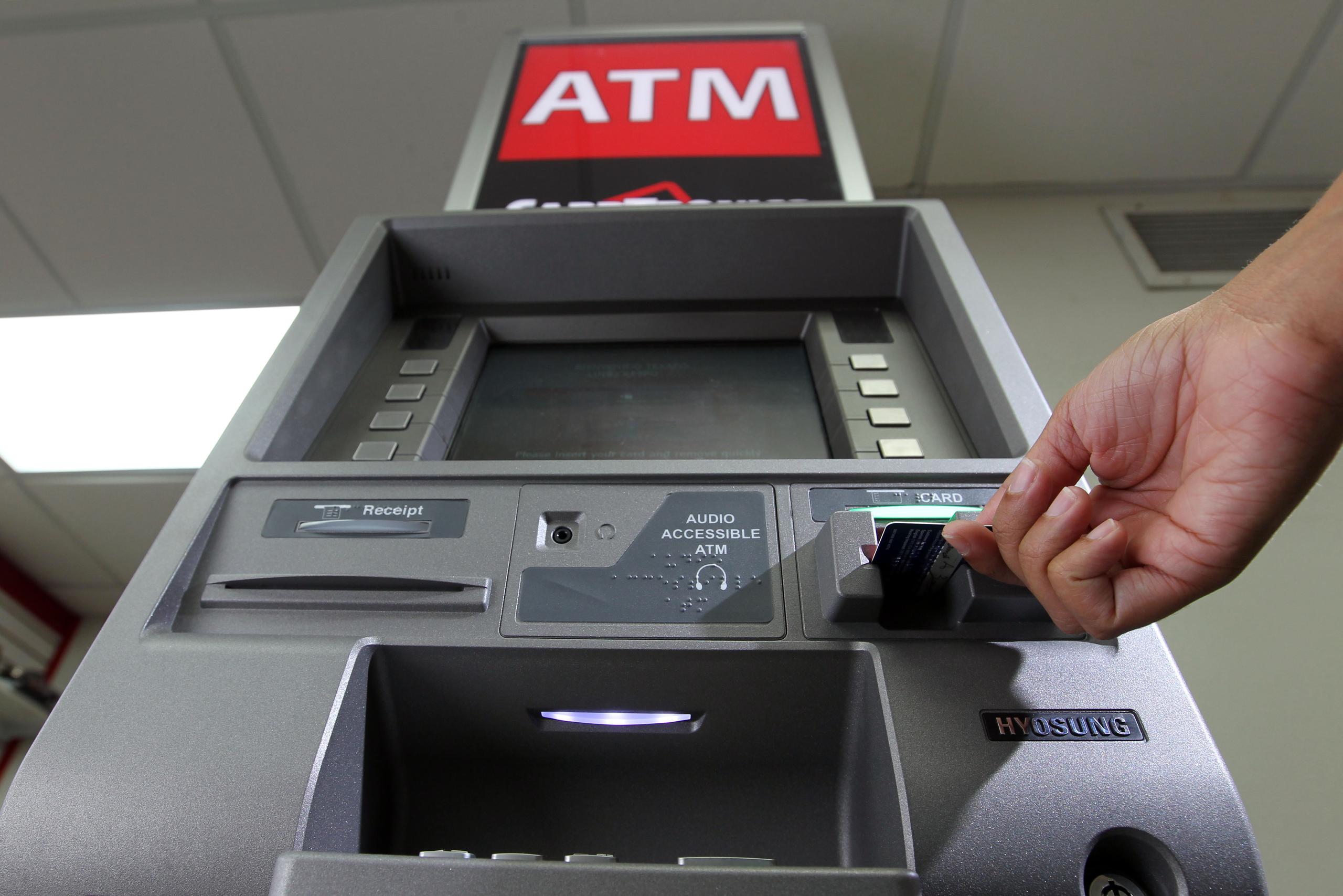Máquina de ATM (ilustración/ archivo/ Foto por : Ramon " Tonito " Zayas / GFR Media)