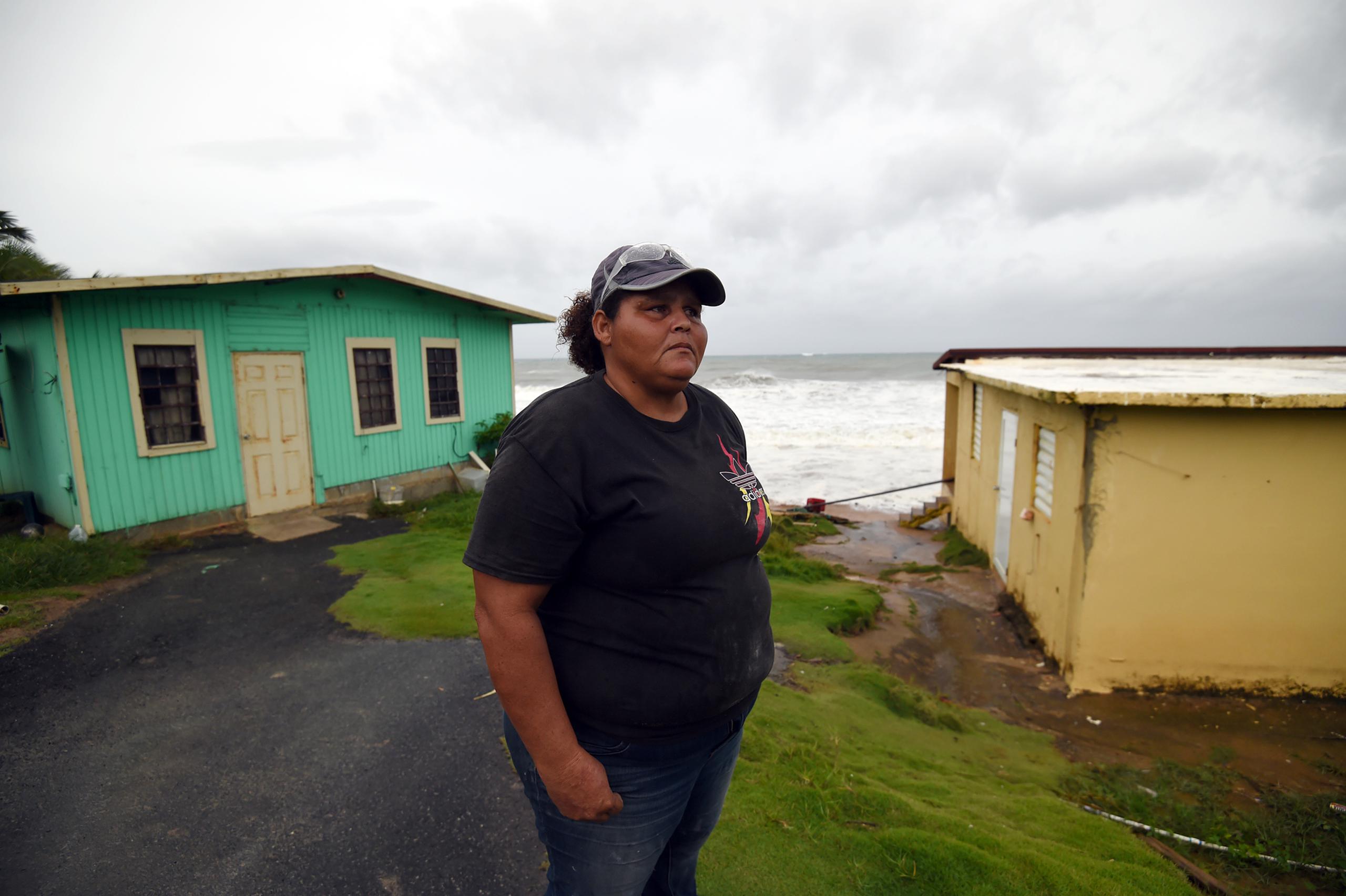 Yamari Morales prepara para abandonare su casa a un refugio (Andre Kang / andre.kang@gfrmedia.com)