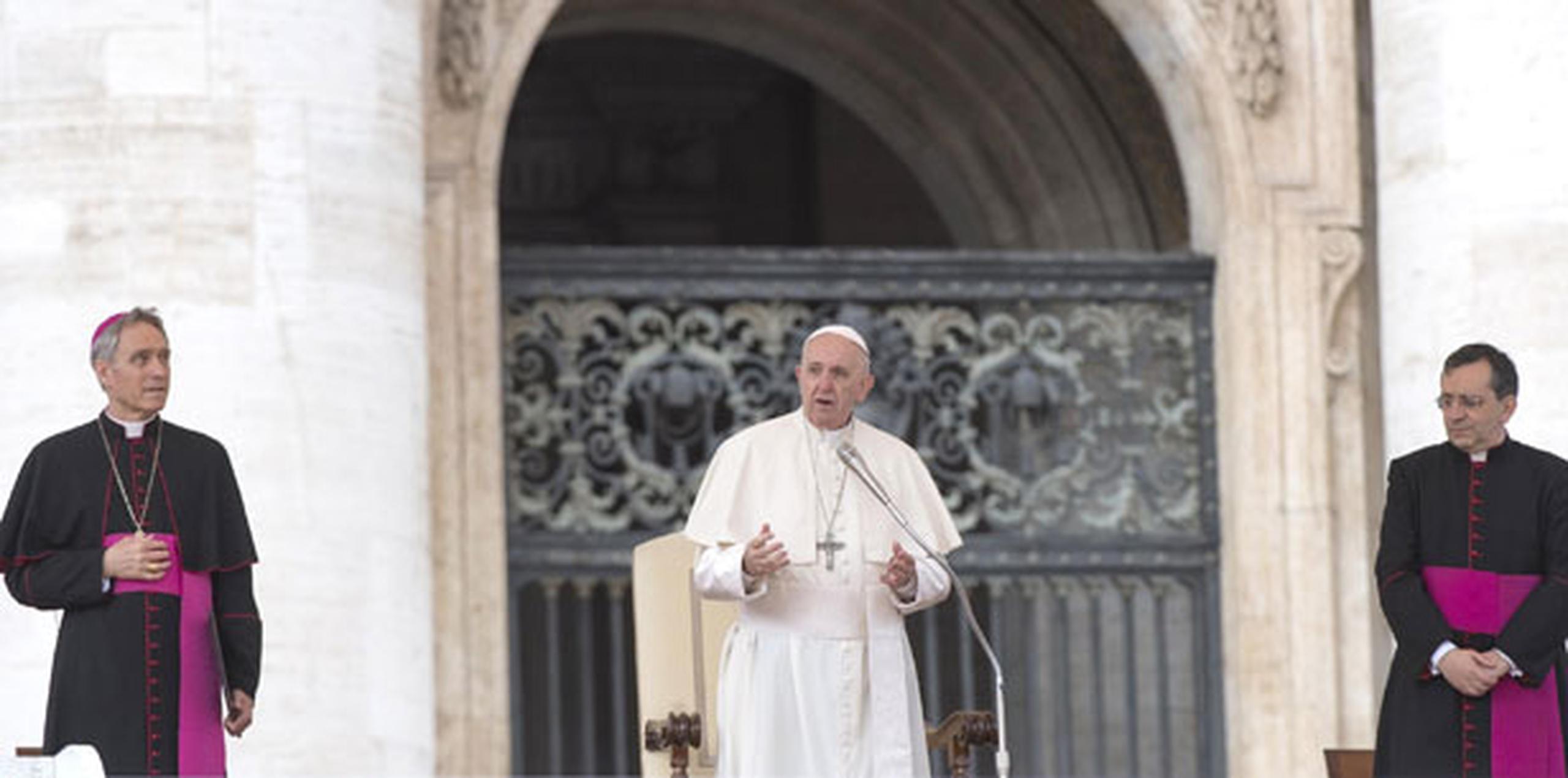 El papa habló tras los ataques perpetrados por Estados Unidos, Francia y Gran Bretaña en Siria.(EFE)