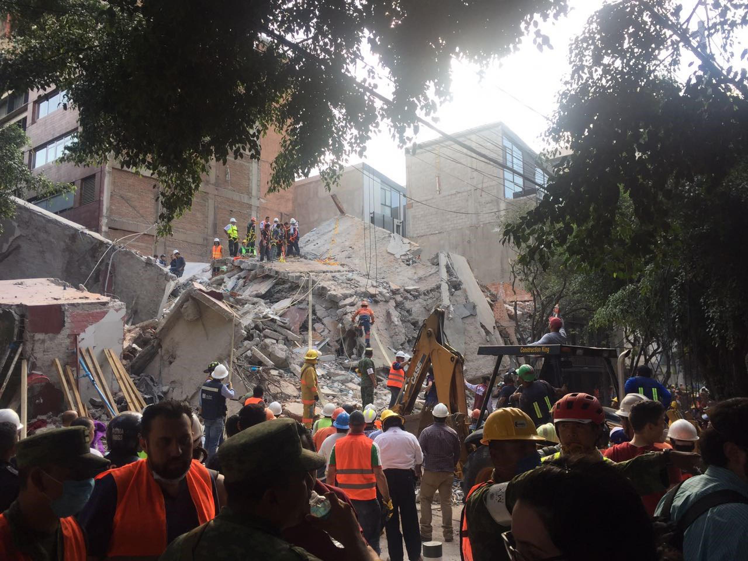 Uno de los edificios colapsados en colonia Condesa, México, el 19 de septiembre de 2017, por un sismo y al cumplirse 32 años del terremoto de 1985.