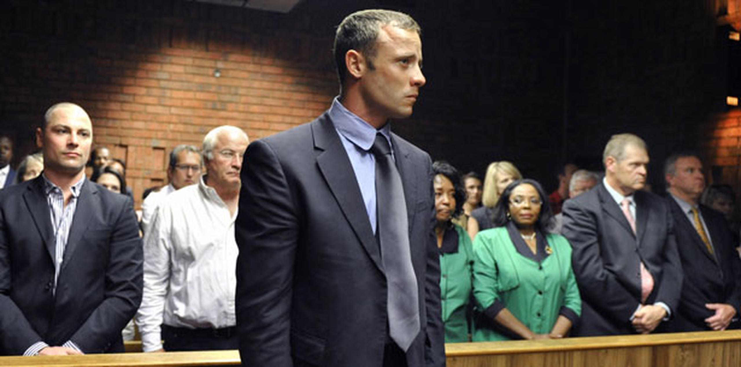 Pistorius mató a Steenkamp el día de San Valentín del año pasado, disparándola a través de la puerta cerrada de un baño. (Prensa Asociada)