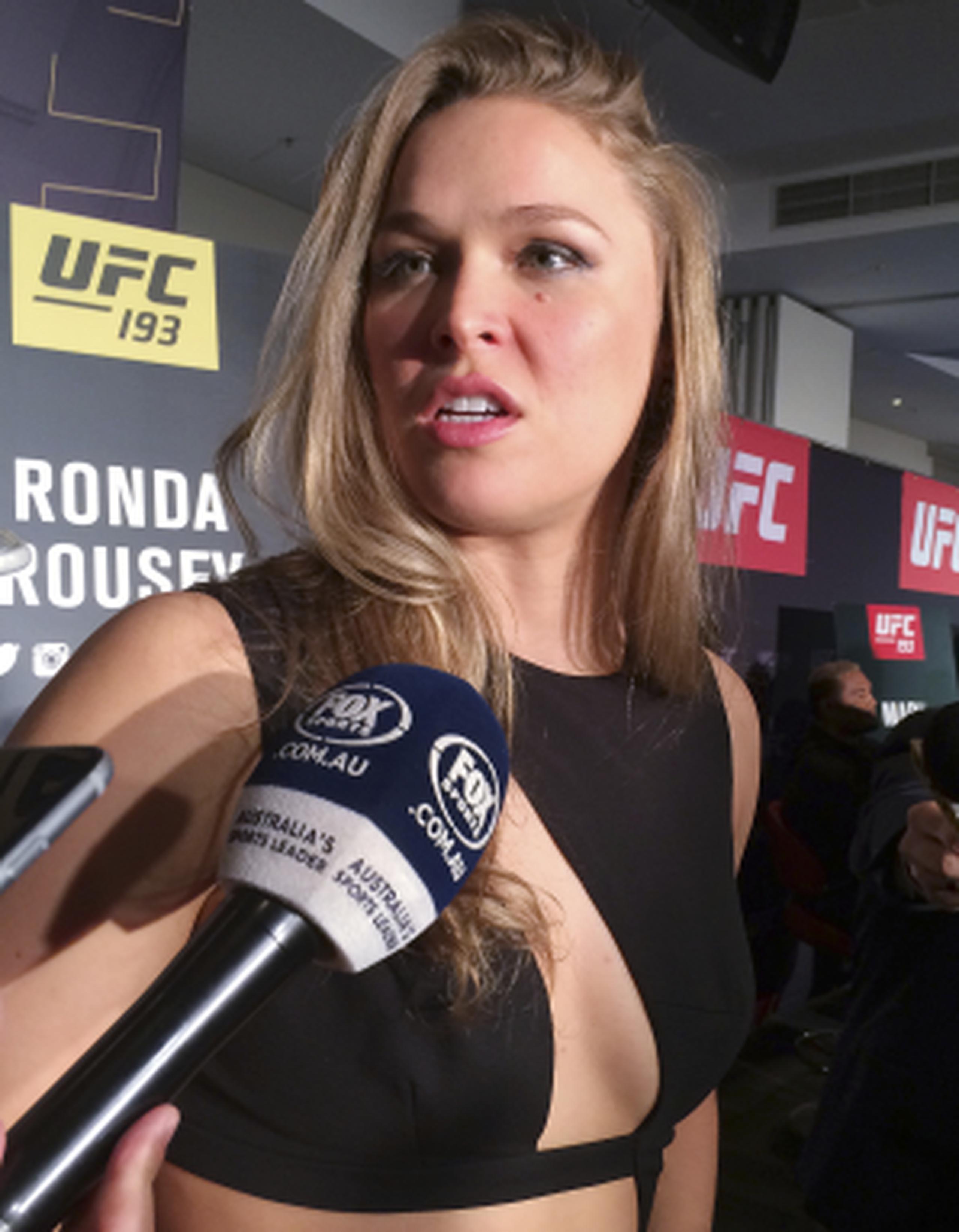 Ronda Rousey  defenderá su cetro gallo de UFC contra Holly Holm en Australia. (AP / Neil Frankland)