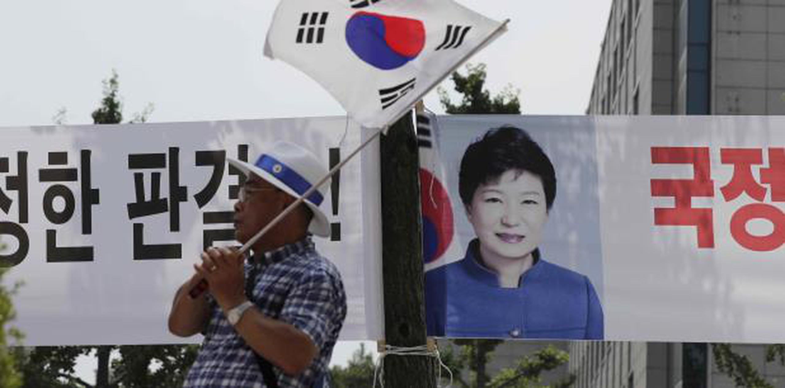 Park ahora enfrenta la posibilidad de pasar más de tres décadas en prisión porque ya cumple una condena de 24 años por un enorme escándalo de corrupción.  (AP)

