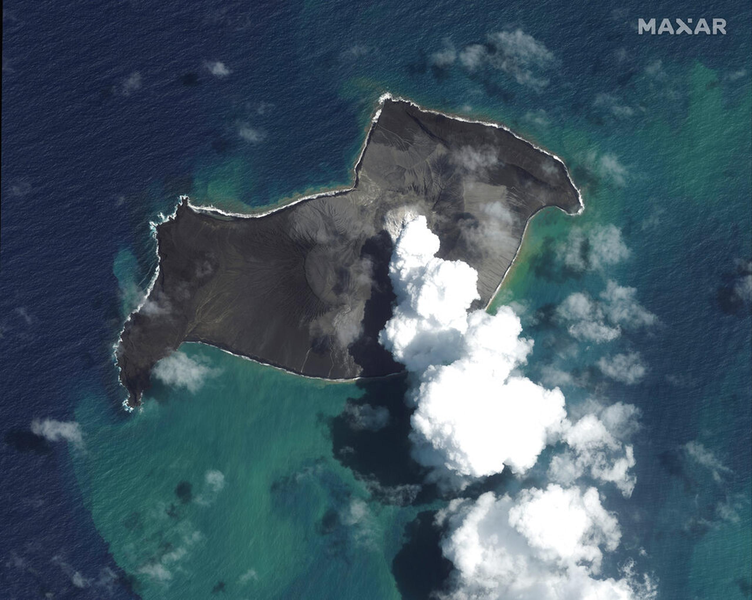 Imagen de satélite que muestra el volcán Hunga Tonga Hunga Ha’apai el 6 de enero de 2022, antes de la erupción.