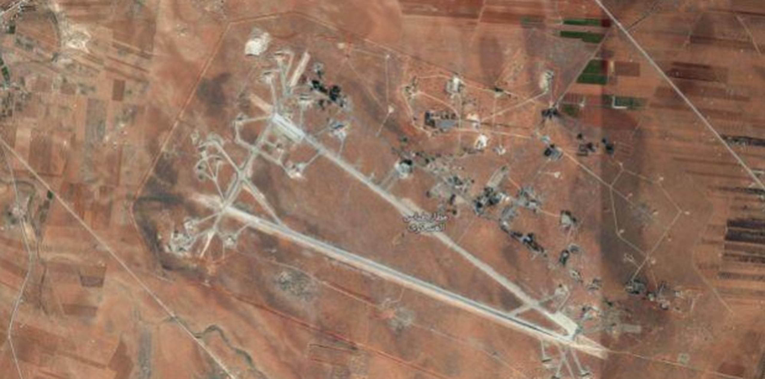 La base aérea siria se encuentra cerca de la frontera con Líbano. (Google Maps)