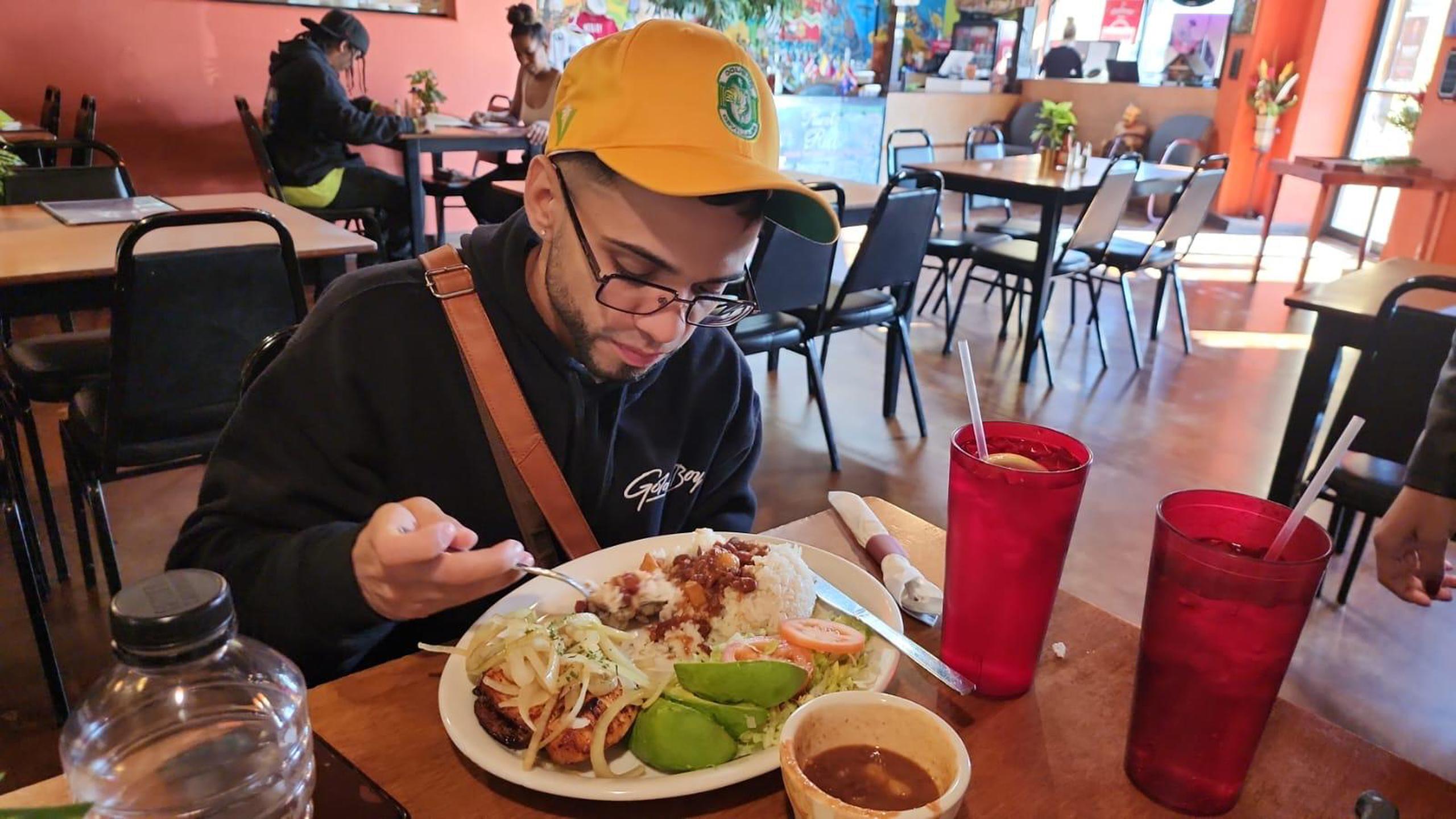 Oscar Collazo fue a cenar al Puerto Rico Latin Grill en Phoenix, Arizona.