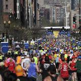 Cuatro corredores se visten de héroes en el Maratón de Boston