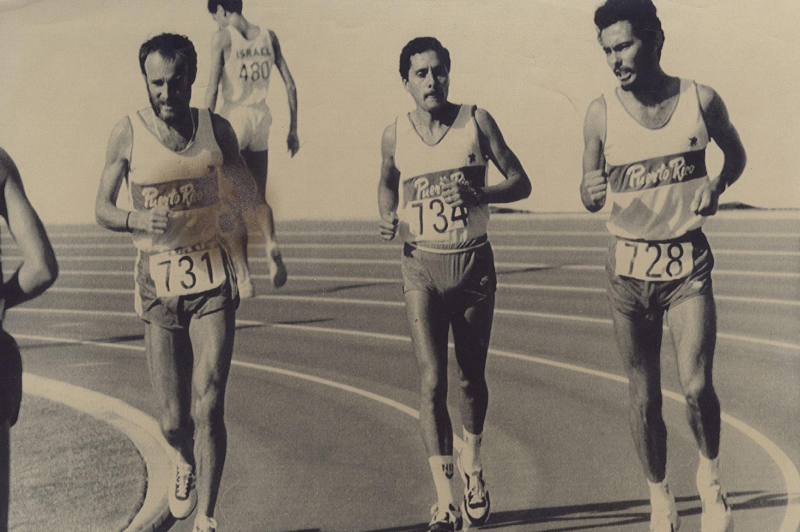 Durante la presidencia de Horta, cuatro fondistas representaron a Puerto Rico en el maratón olímpico de Los Ángeles 1984. Aquí, Jorge 'Peco' González, César Mercado y Claudio Cabán. También compitió Naydi Nazario.