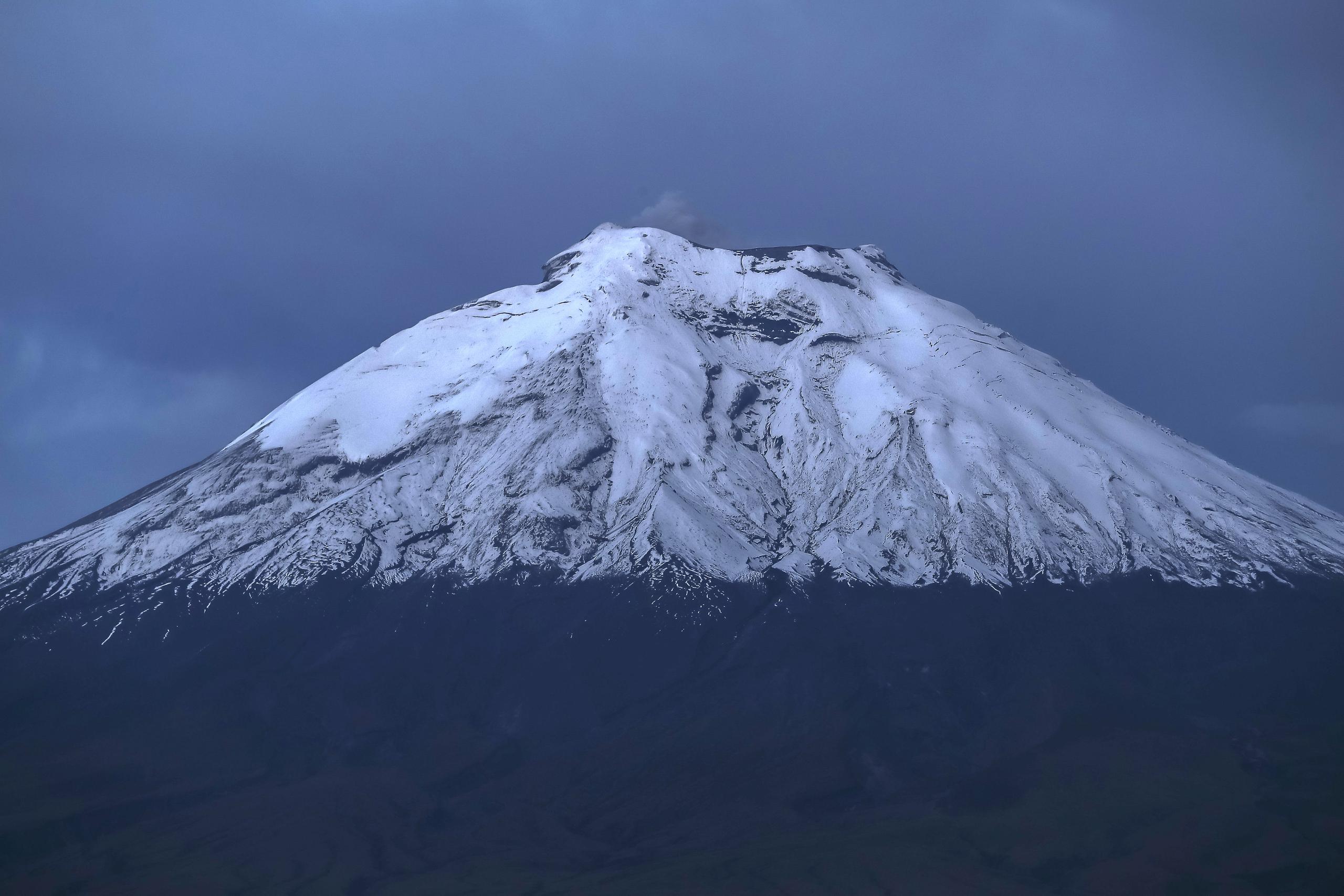 Imagen del volcán Cotopaxi, en Ecuador. EFE/José Jácome