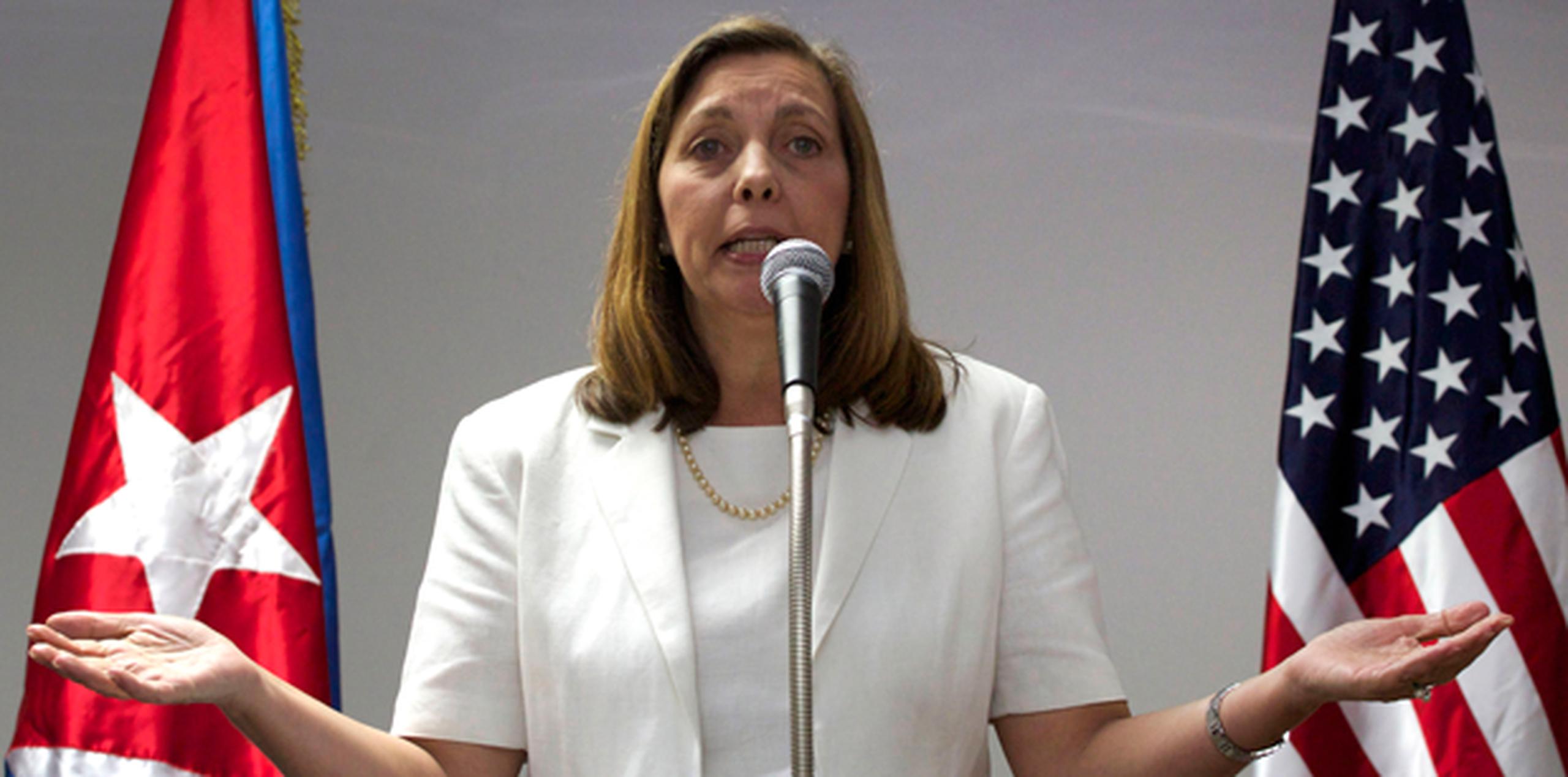Josefina Vidal, directora general para Estados Unidos de la cancillería cubana, explicó que ante las medidas de flexibilización del embargo anunciadas el 16 de enero por Obama, las autoridades cubanas van a preparar una serie de preguntas a su contraparte. (AP)