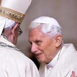 Papa retirado Benedicto XVI insiste en el celibato