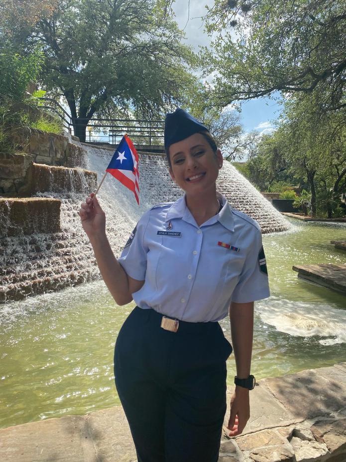 La bayamonesa Kimberly Ayala Sánchez formó parte de la primera graduación de la nueva fuerza militar.