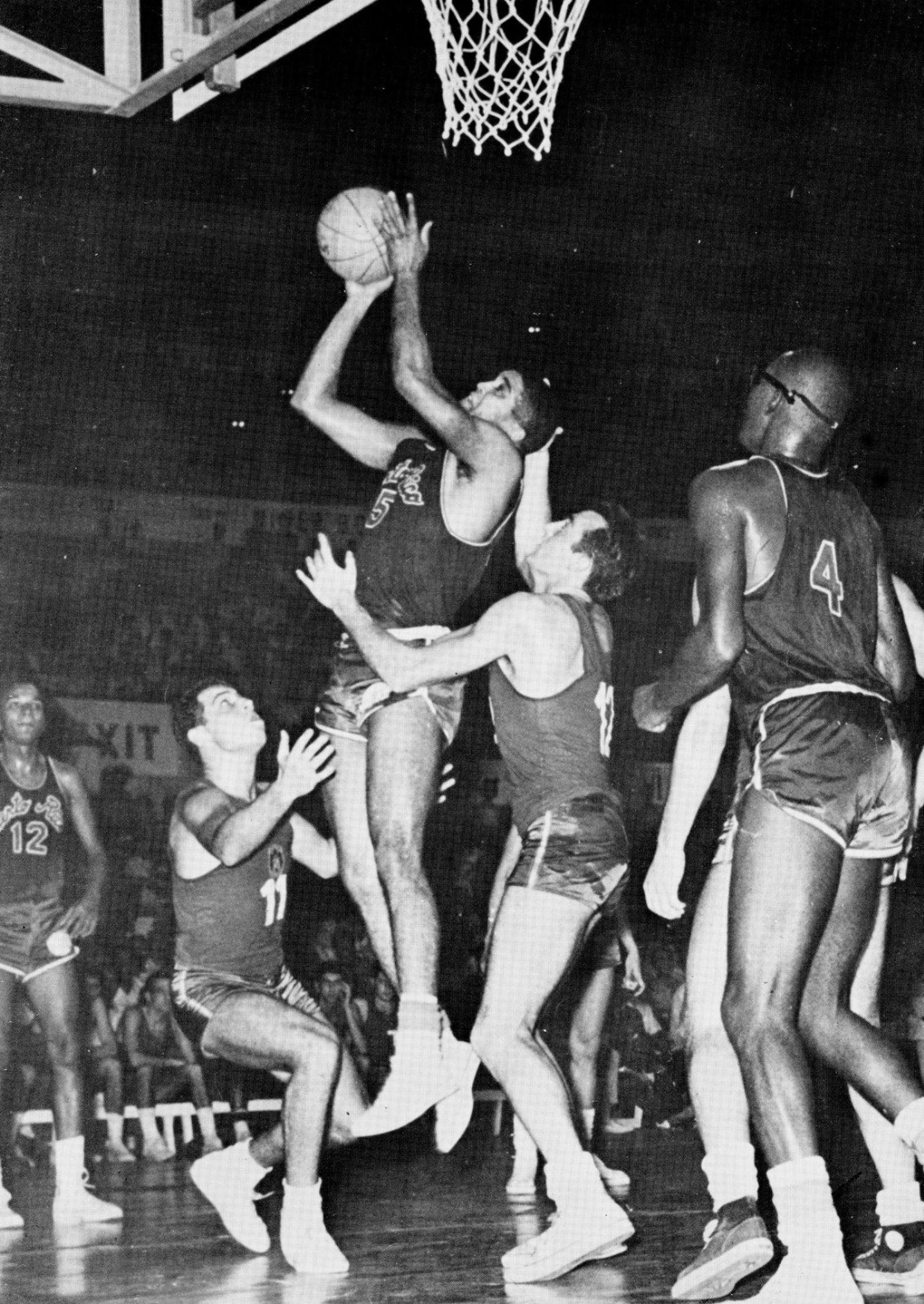 Rafa Valle fue campeón varias veces en el BSN, olímpico con la Selección Nacional de baloncesto e inmortal en el Pabellón de la Fama del Deporte Puertorriqueño.