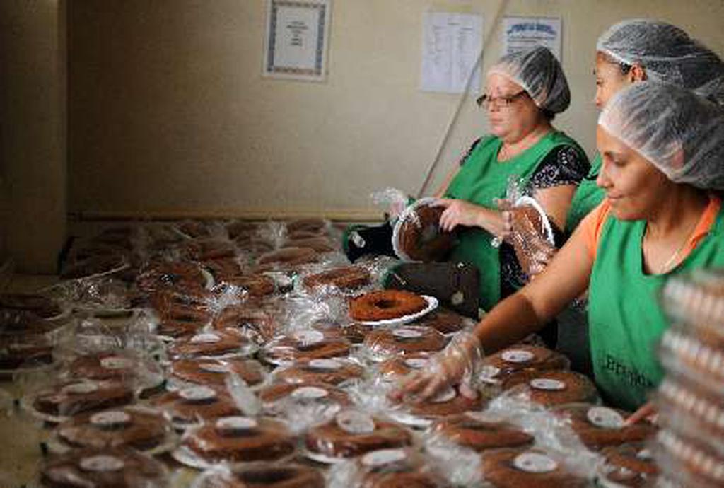 Umm, qué rico el hojaldre de la fábrica de Añasco! - Primera Hora
