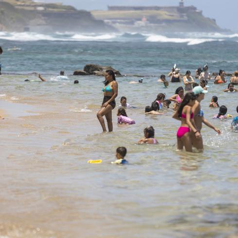 Aprovechan el Viernes Santos para visitar playas