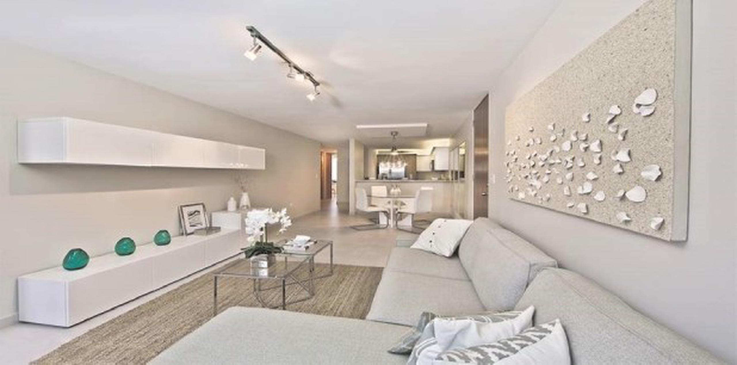 En Parque 228  puedes adquirir un elegante apartamento de tres dormitorios, dos baños, con dos estacionamientos, desde tan solo $148,000.