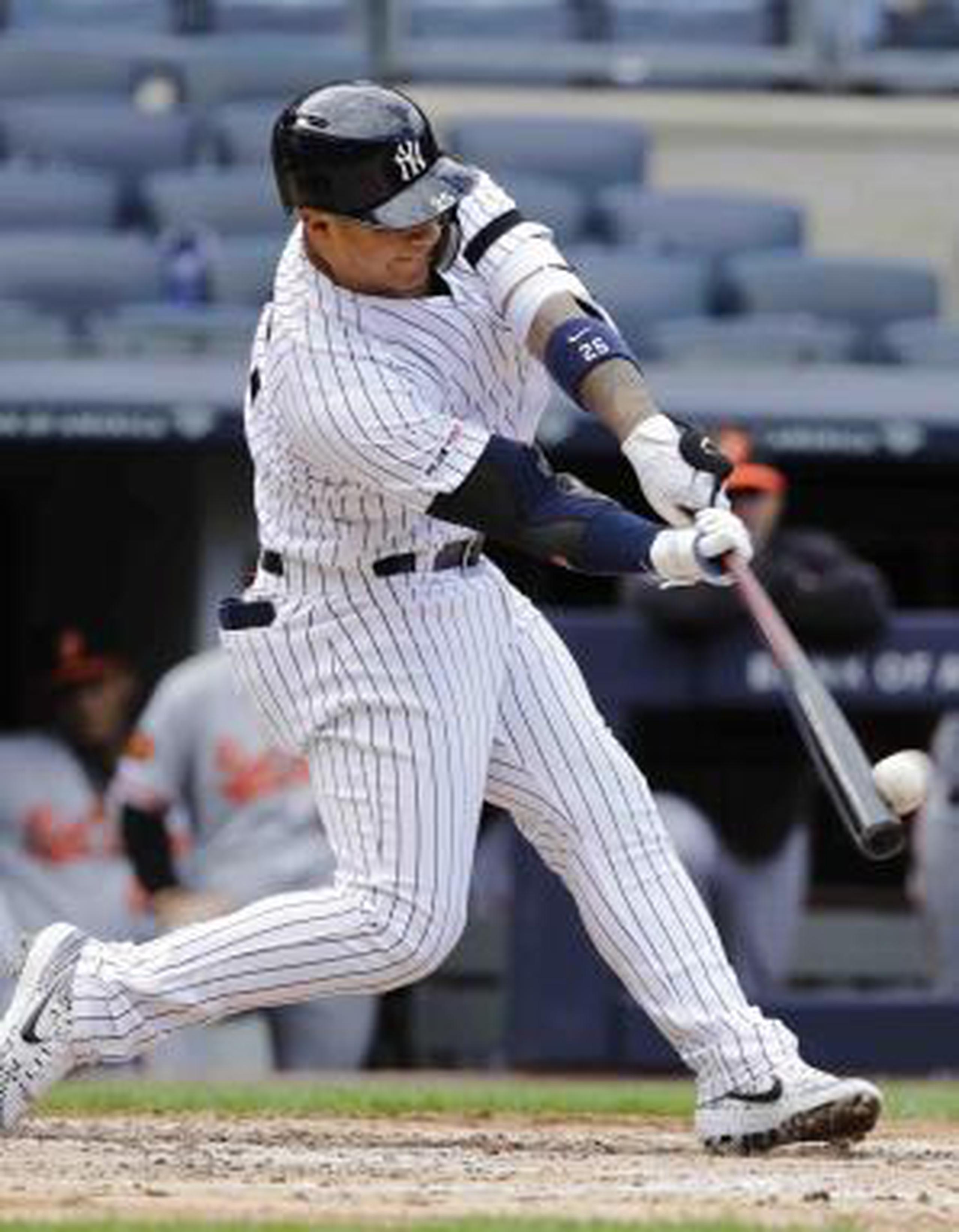 La foto muestra el momento cuando el bate de Gleyber Torres, de los Yankees, conecta la pelota para uno de sus dos jonrones del partido.  (AP / Frank Franklin II)