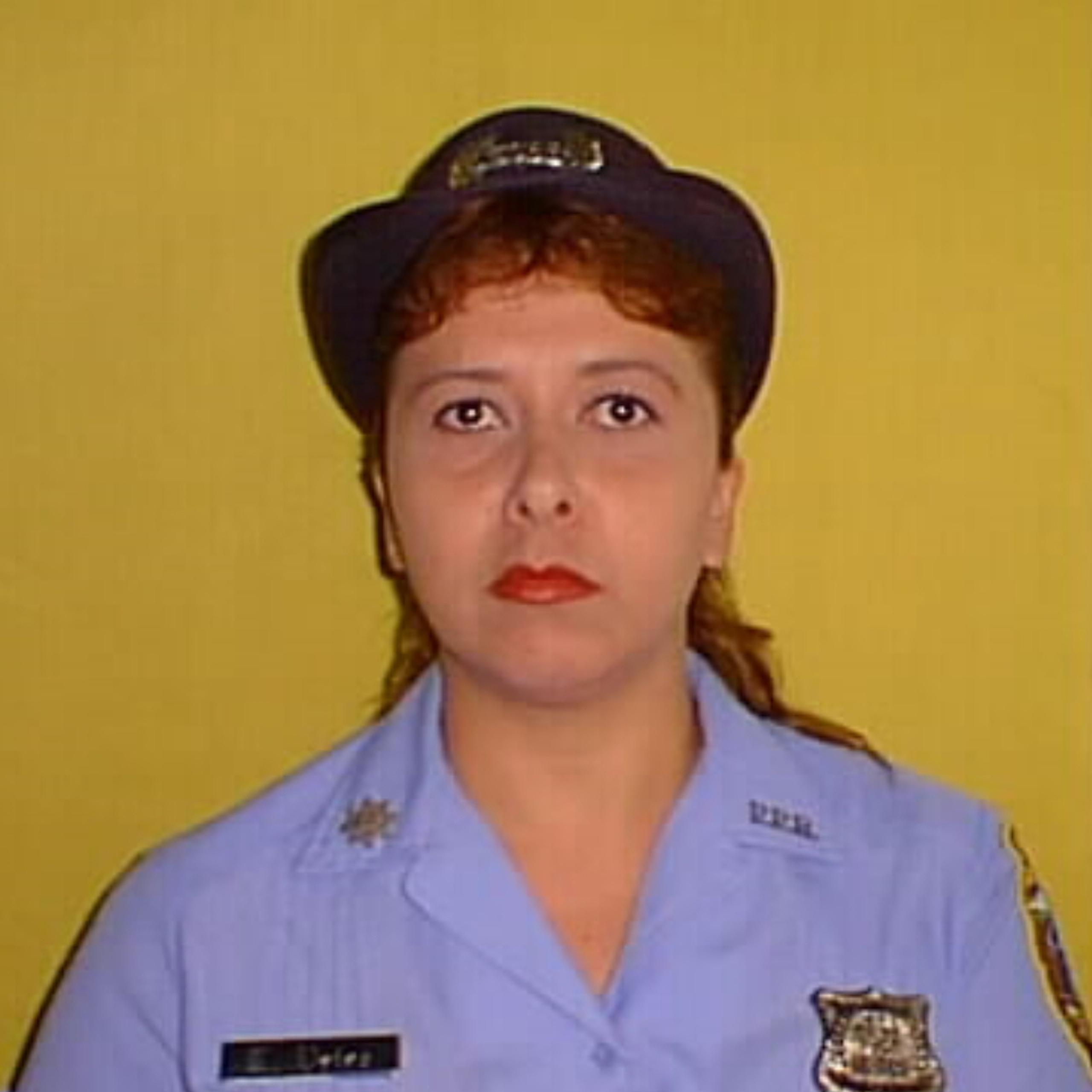La exagente de la Policía, Luz N. Vélez Santiago, de 54 años, fue asesinda por su expareja el también expolicía Roberto Vázquez Montañez, quien luego se privó da la vida.