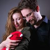 Edward Snowden se convierte en papá