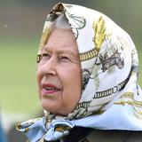 La reina Isabel II sigue siendo “fanática” de las carreras de caballos 