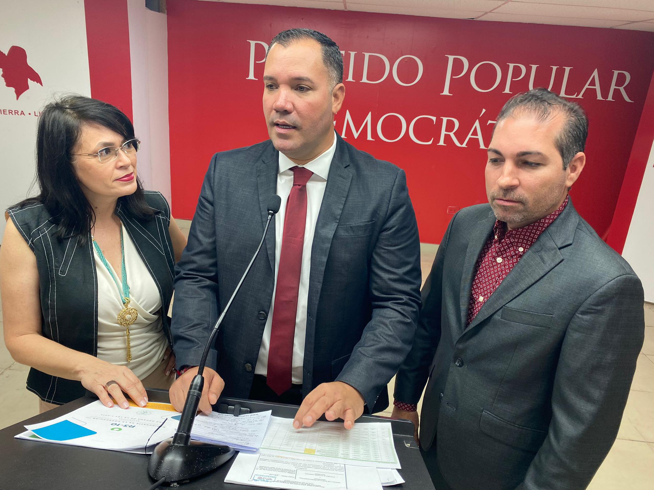 Ernesto Cabrera hizo las denuncias durante una conferencia de prensa efectuada en la sede del PPD, donde llegó flanqueado por los candidatos al Senado por el distrito 1 de San Juan (que incluye a Guaynabo), Ivonne Lozada y Gabriel Pérez.