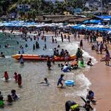 La Semana Santa revive turismo del puerto mexicano de Acapulco pese a estragos de ciclón