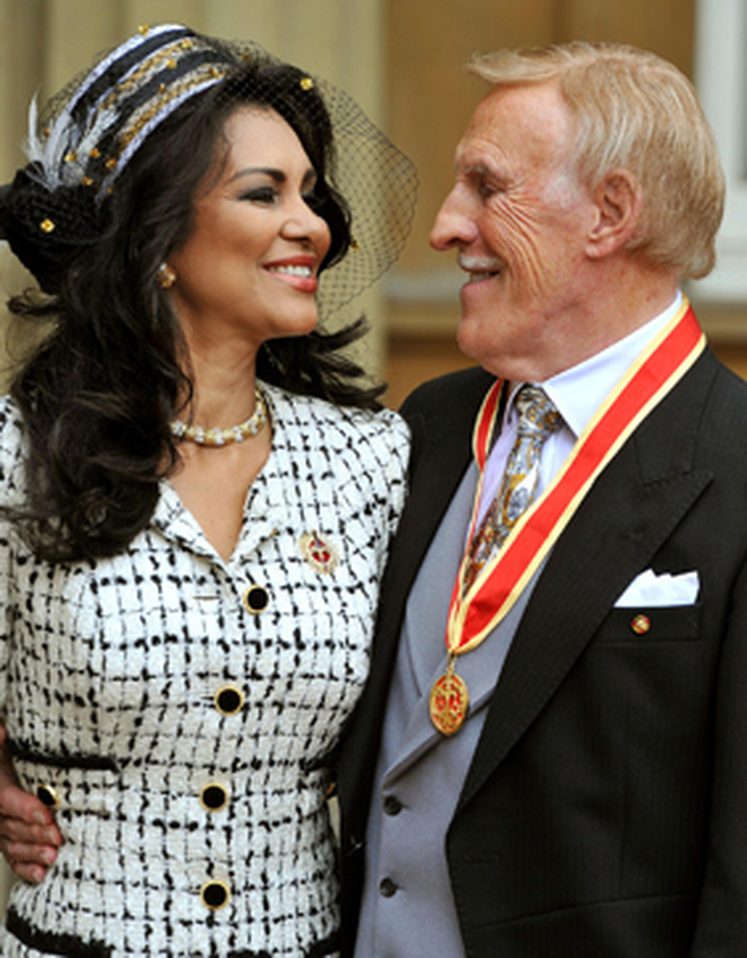 Merced es la única boricua ganadora de la corona de Miss Mundo, lo que consiguió en 1975. Forsyth es un veterano de la televisión británica, concentrado en producciones dirigidas al entretenimiento de la familia. (PA Wire PRESS ASSOCIATION )