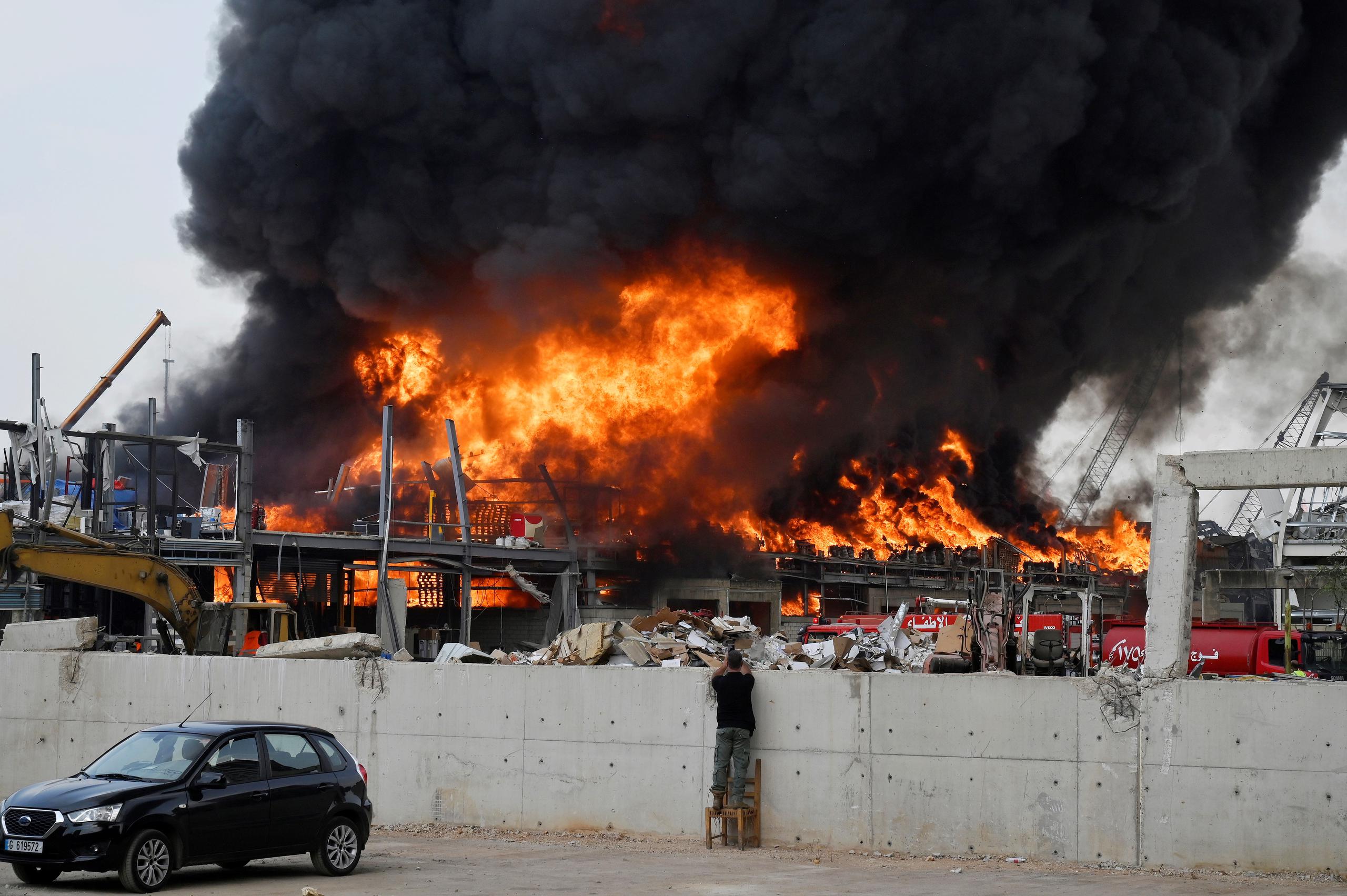 Un nuevo incendio se desató este jueves en el puerto de Beirut por motivos que todavía se desconocen.