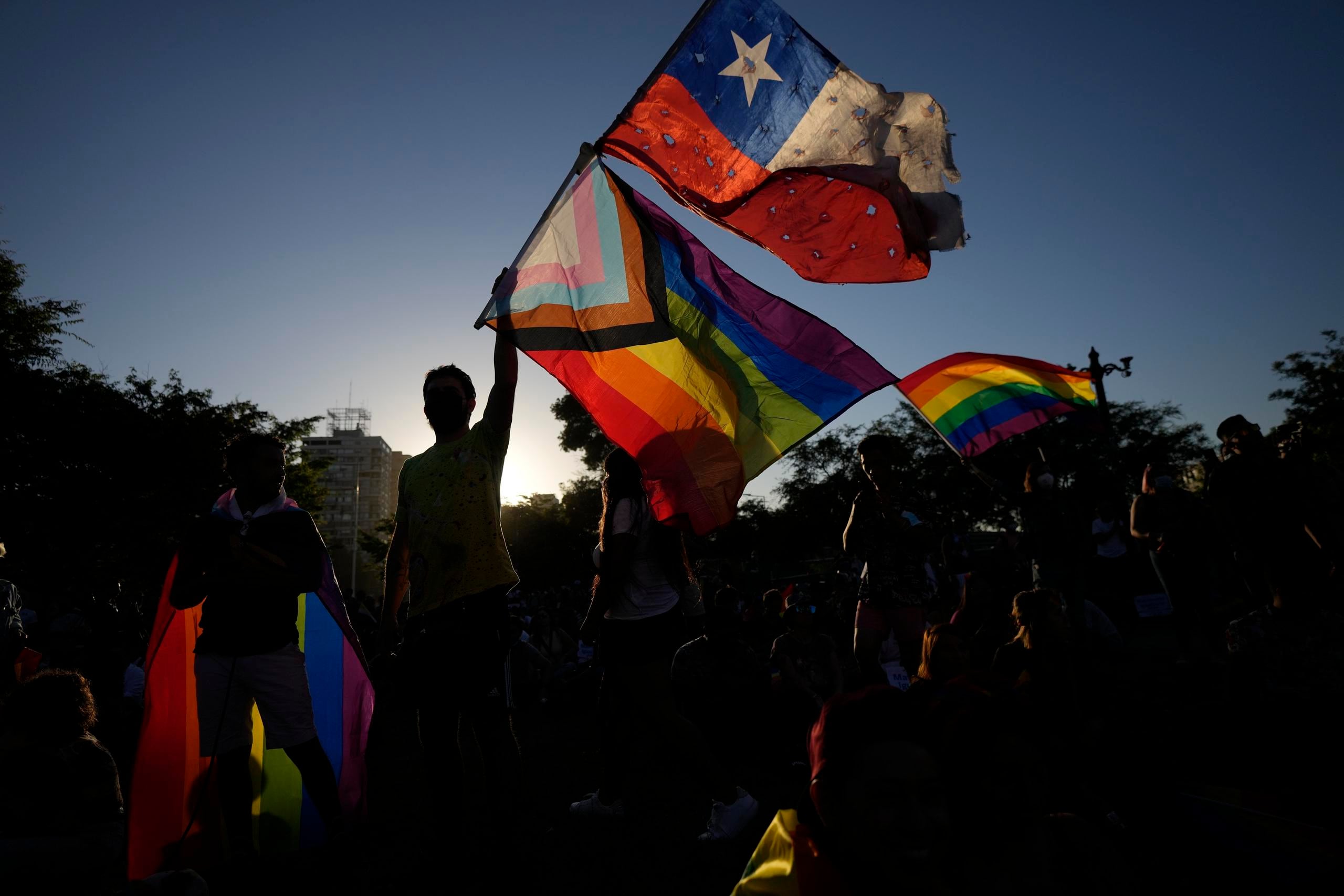 La Comisión de Constitución y Legislación del Senado aprobó en la víspera la derogación de un artículo estimado homofóbico. (AP Foto/Esteban Felix)