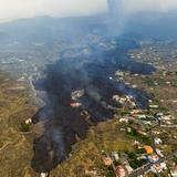 Lava del volcán de La Palma llega al mar por un tercer punto 